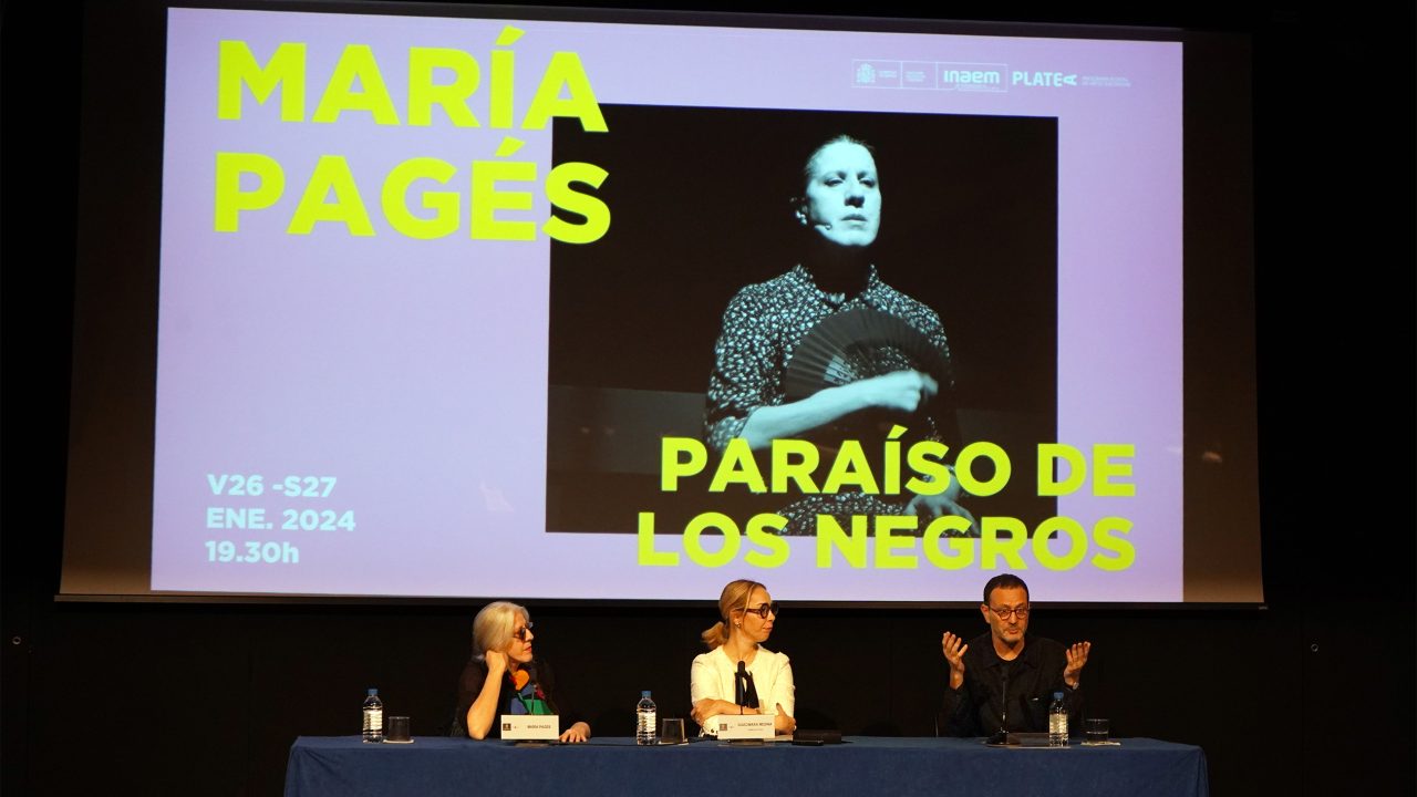 Presentando Paraíso de los negros ante la prensa de Las Palmas de Gran Canaria