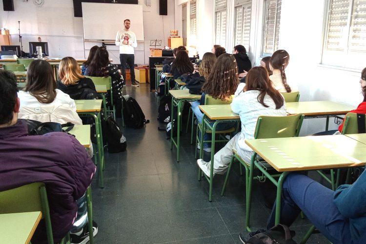 Clase magistral de regiduría y maquinaria de nuestro técnico Alejandro Pintado