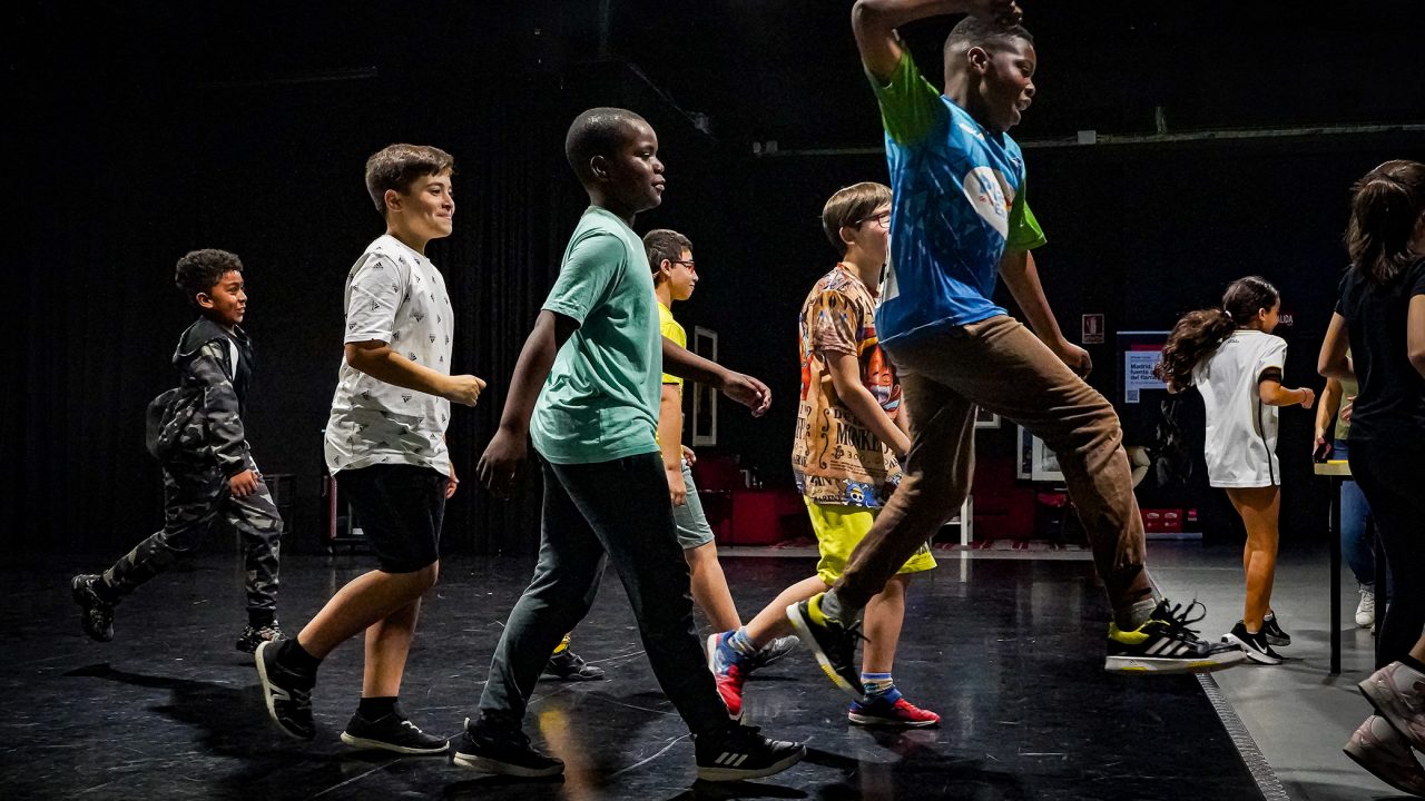EL BAILE FLAMENCO CONTADO A LOS NIÑOS Y ADOLESCENTES || TALLERES INFANTILES
