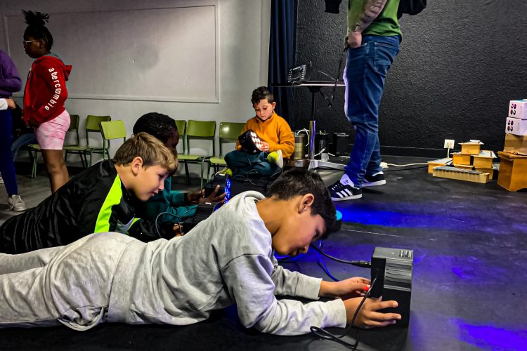 LAS ARTES ESCÉNICAS CONTADAS A LOS NIÑOS || PROGRAMA FORMATIVO DE ILUMINACIÓN