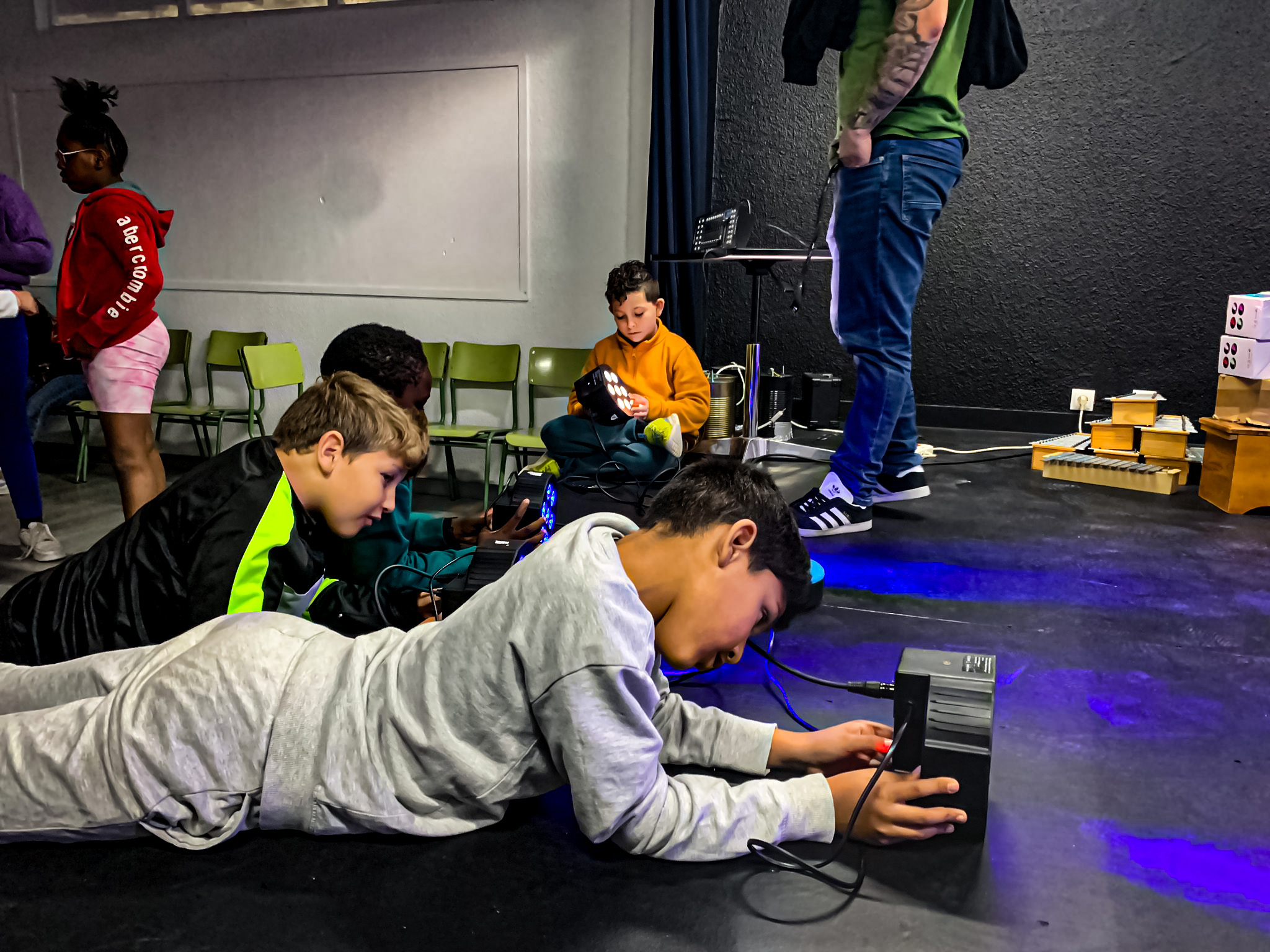 LAS ARTES ESCÉNICAS CONTADAS A LOS NIÑOS || PROGRAMA FORMATIVO DE ILUMINACIÓN