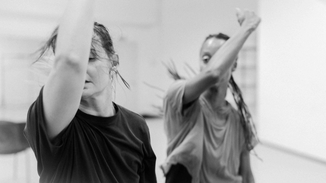 POLIANA LIMA & YINKA ESI GRAVES «A PLACE TO DANCE» || RESIDENCIA TÉCNICA