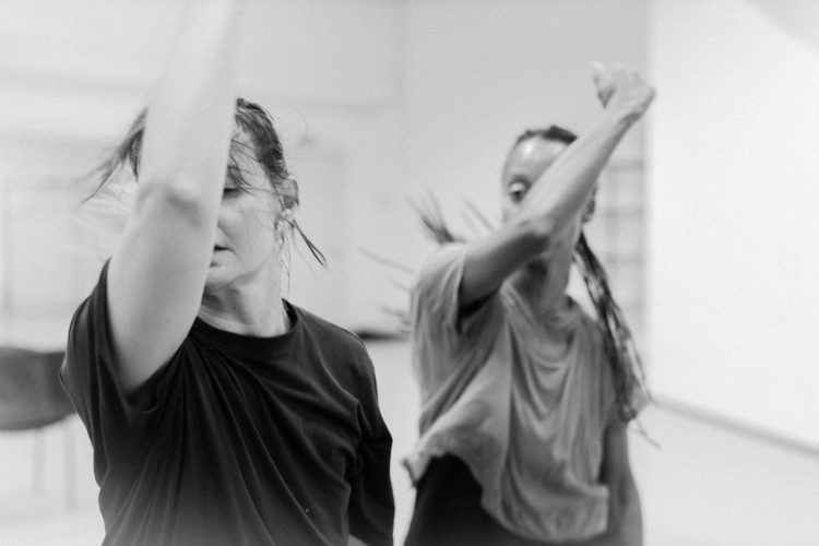 POLIANA LIMA & YINKA ESI GRAVES «A PLACE TO DANCE» || RESIDENCIA TÉCNICA
